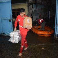 PMI Salurkan Bantuan Korban Banjir di Cipondoh