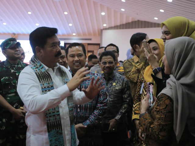 Wali Kota Terima 75 Sertipikat Tanah Milik Pemkot Tangerang